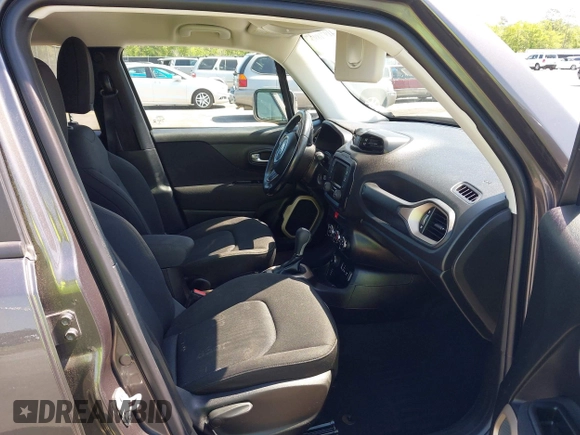 2017 Jeep Renegade Latitude with VIN ZACCJBBB1HPG02268, listed as a IAAI auction lot 41971890 with 69,806 mi miles. Bid and sale history available at carsss.com. Image 5.