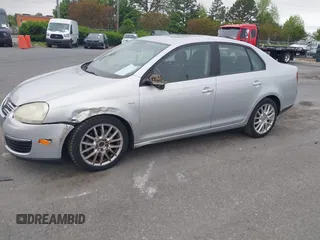 2008 Volkswagen Jetta Wolfsburg Edition с VIN 3VWRJ71K98M154838, выставлен на аукционе IAAI как лот 42005489 с пробегом 199 298 миль миль и . История ставок и продаж доступна на DreamBid. Изображение 2.