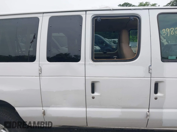 2011 Ford Econoline Passenger XL с VIN 1FBNE3BL3BDA61357, выставлен на аукционе IAAI как лот 39828147 с пробегом 106 810 миль миль и . История ставок и продаж доступна на DreamBid. Изображение 6.
