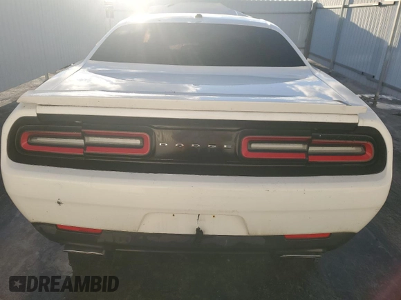 2017 Dodge Challenger R/T z VIN 2C3CDZBT5HH658003, wystawiony jako Copart lot #46854345 z przebiegiem 70 403 mil mil oraz Czysty tytuł • Clean title. Historia ofert i sprzedaży dostępna na DreamBid. Obrazek 6.