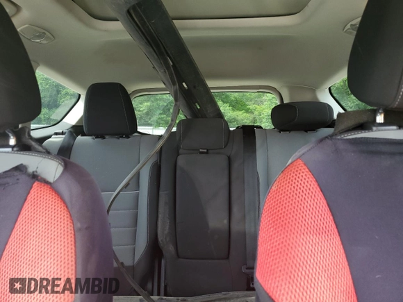 2013 Ford Escape SE с VIN 1FMCU9GX4DUD84643, выставлен на аукционе Copart как лот 61930215 с пробегом 197 193 миль миль и Списание • Salvage title. История ставок и продаж доступна на DreamBid. Изображение 10.