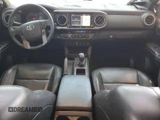 2020 Toyota Tacoma SR5 z VIN 3TMCZ5AN6LM310360, wystawiony jako Copart lot #55726645 z przebiegiem 106 262 mil mil oraz Szkoda całkowita • Salvage title. Historia ofert i sprzedaży dostępna na DreamBid. Obrazek 8.