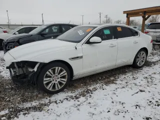 2016 Jaguar XF 35t Premium with VIN SAJBD4BVXGCY20495, listed as a Copart auction lot 45247025 with 109,603 mi miles and Clean Title. Bid and sale history available at carsss.com. Image 1.