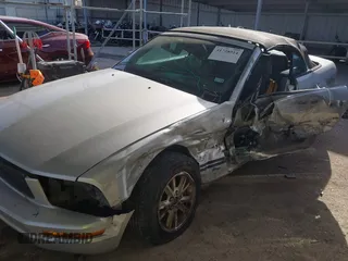 2007 Ford Mustang Deluxe with VIN 1ZVFT84N375205957, listed as a IAAI auction lot 41728914 with Not Provided miles and . Bid and sale history available at carsss.com. Image 6.