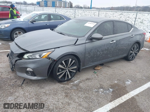 2020 Nissan Altima Platinum with VIN 1N4BL4FV9LC133178, listed as a IAAI auction lot 40982992 with 59,852 mi miles and . Bid and sale history available at carsss.com. Image 2.