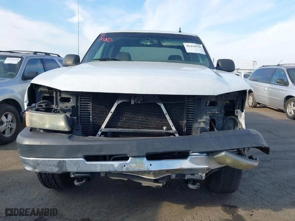2006 Chevrolet Silverado 2500HD LT1 with VIN 1GCHK23D56F178077, listed as a IAAI auction lot 41414735 with NaN miles. Bid and sale history available at carsss.com. Image 12.