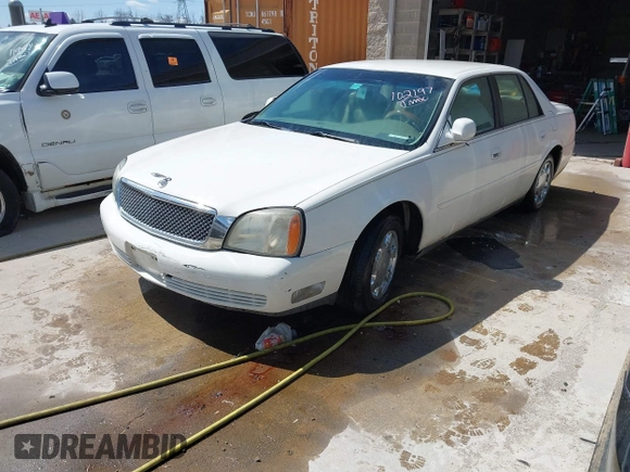 2004 Cadillac DeVille z VIN 1G6KD54Y04U102197, wystawiony jako IAAI lot #41940502 z przebiegiem Nie podano mil oraz . Historia ofert i sprzedaży dostępna na DreamBid. Obrazek 4.