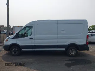 2018 Ford Transit z VIN 1FTYR2CM5JKA24044, wystawiony jako IAAI lot #42422667 z przebiegiem 279 853 mil mil oraz . Historia ofert i sprzedaży dostępna na DreamBid. Obrazek 14.