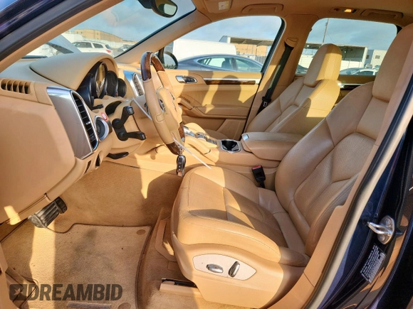 2013 Porsche Cayenne Diesel с VIN WP1AF2A25DLA37076, выставлен на аукционе Copart как лот 62026655 с пробегом 79 911 миль миль и Списание • Salvage title. История ставок и продаж доступна на DreamBid. Изображение 7.