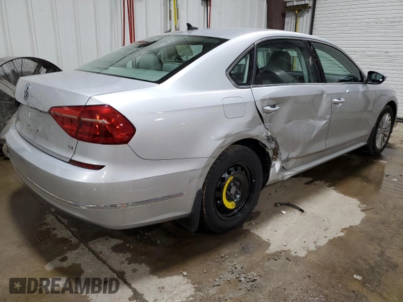 2016 Volkswagen Passat SE z VIN 1VWBT7A38GC024909, wystawiony jako Copart lot #56113765 z przebiegiem 30 096 mil mil oraz Szkoda całkowita • Salvage title. Historia ofert i sprzedaży dostępna na DreamBid. Obrazek 3.