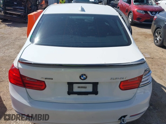 2014 BMW 3 Series 328i xDrive с VIN WBA3B5G55ENS07237, выставлен на аукционе IAAI как лот 41885237 с пробегом 100 288 миль миль и . История ставок и продаж доступна на DreamBid. Изображение 15.