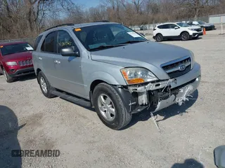2009 Kia Sorento LX with VIN KNDJD735095872431, listed as a IAAI auction lot 41785965 with 205,117 mi miles. Bid and sale history available at carsss.com. Image 1.