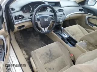 2012 Honda Accord EX z VIN 1HGCS1B70CA022135, wystawiony jako Copart lot #56799685 z przebiegiem 261 083 mil mil oraz Czysty tytuł • Clean title. Historia ofert i sprzedaży dostępna na DreamBid. Obrazek 8.