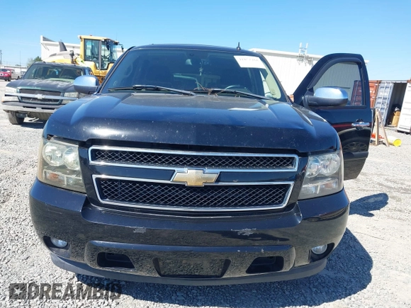 2007 Chevrolet Suburban LT with VIN 3GNFC16J07G122510, listed as a IAAI auction lot 41852268 with Not Provided miles and . Bid and sale history available at DreamBid. Image 6.