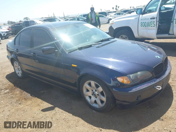 2003 BMW 3 Series 325i with VIN WBAAZ33463PH32977, listed as a IAAI auction lot 42152142 with 169,486 mi miles and . Bid and sale history available at carsss.com. Image 1.