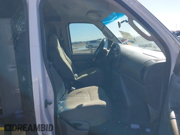 2006 Ford Econoline Cargo with VIN 1FTSE34L66HB03093, listed as a IAAI auction lot 41197550 with 310,863 mi miles. Bid and sale history available at carsss.com. Image 5.