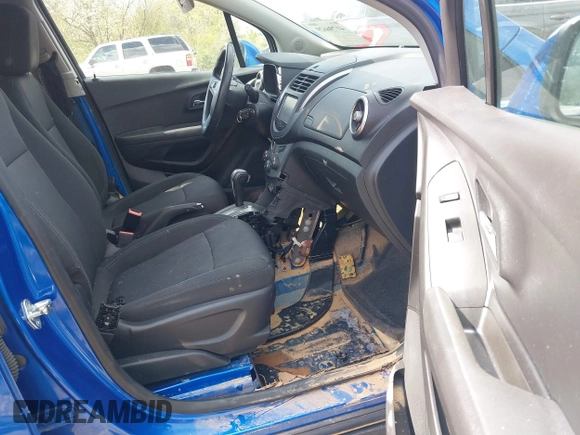 2015 Chevrolet Trax LT with VIN KL7CJLSB7FB076917, listed as a IAAI auction lot 41796629 with 114,993 mi miles. Bid and sale history available at carsss.com. Image 5.