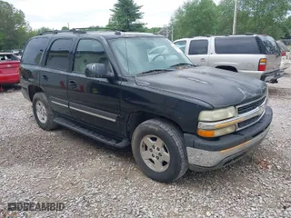 2004 Chevrolet Tahoe LT with VIN 1GNEC13Z04J262265, listed as a IAAI auction lot 42049698 with 376,367 mi miles. Bid and sale history available at carsss.com. Image 1.