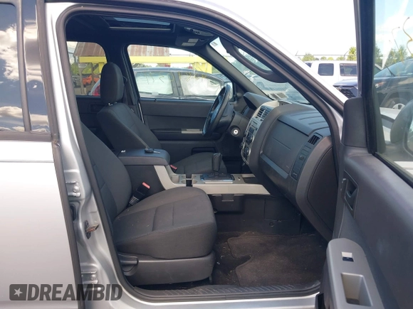 2011 Ford Escape XLT с VIN 1FMCU9D73BKA20517, выставлен на аукционе IAAI как лот 42810371 с пробегом 82 758 миль миль и . История ставок и продаж доступна на DreamBid. Изображение 5.