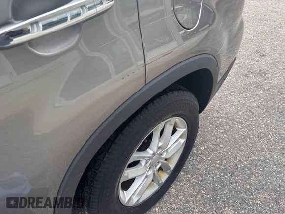 2014 Kia Sorento LX z VIN 5XYKTCA69EG542686, wystawiony jako IAAI lot #42475453 z przebiegiem 128 962 mil mil oraz . Historia ofert i sprzedaży dostępna na DreamBid. Obrazek 6.