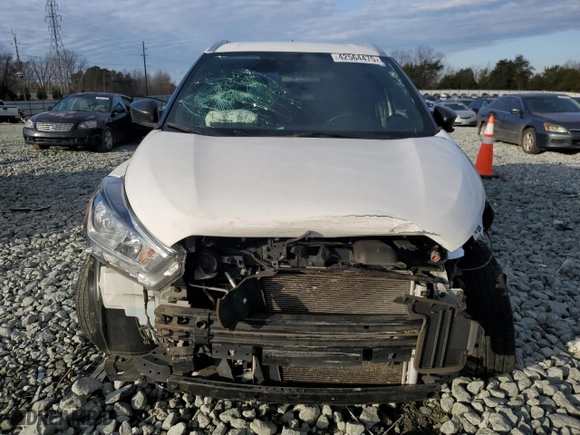 2019 Nissan Kicks S with VIN 3N1CP5CU5KL545608, listed as a Copart auction lot 42564475 with 86,447 mi miles and Salvage Title. Bid and sale history available at carsss.com. Image 5.