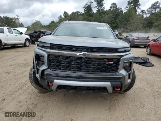 2024 Chevrolet Traverse AWD Z71 with VIN 1GNEVJKS0RJ144142, listed as a Copart auction lot 74747334 with 6,711 mi miles and Salvage Title. Bid and sale history available at carsss.com. Image 5.