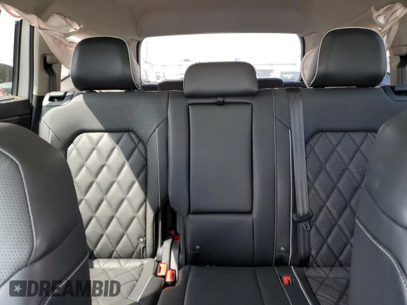 2024 Volkswagen Atlas SEL Premium R-Line z VIN 1V2FR2CA5RC541216, wystawiony jako Copart lot #52562725 z przebiegiem 14 709 mil mil oraz Szkoda całkowita • Salvage title. Historia ofert i sprzedaży dostępna na DreamBid. Obrazek 10.