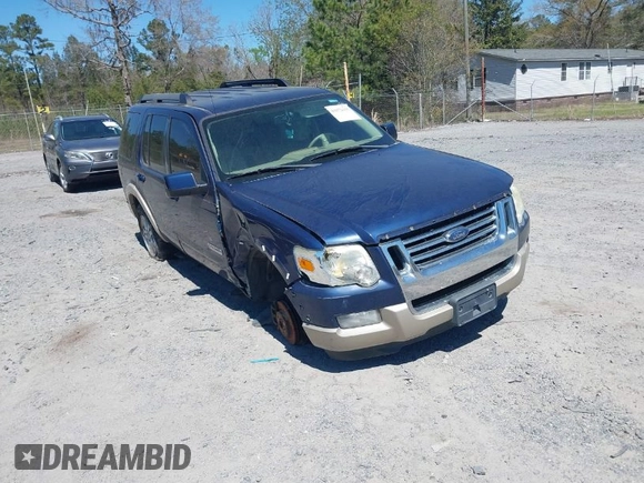 2008 Ford Explorer Eddie Bauer with VIN 1FMEU64E68UB10277, listed as a IAAI auction lot 41872115 with 151,933 mi miles. Bid and sale history available at carsss.com. Image 1.