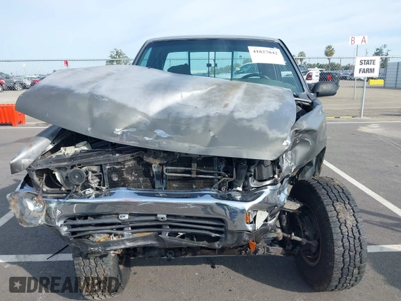 1989 Toyota Pickup с VIN JT4RN13S9K0003042, выставлен на аукционе IAAI как лот 41827042 с пробегом 347 063 миль миль и . История ставок и продаж доступна на DreamBid. Изображение 12.