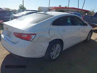2018 Chevrolet Malibu LT z VIN 1G1ZD5ST4JF176007, wystawiony jako IAAI lot #41852261 z przebiegiem 83 591 mil mil oraz . Historia ofert i sprzedaży dostępna na DreamBid. Obrazek 6.