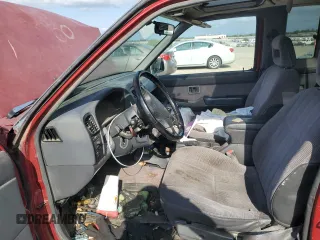 1995 Nissan Frontier SE с VIN 1N6HD16Y1SC358796, выставлен на аукционе Copart как лот 53847825 с пробегом 177 383 миль миль и Списание • Salvage title. История ставок и продаж доступна на DreamBid. Изображение 7.