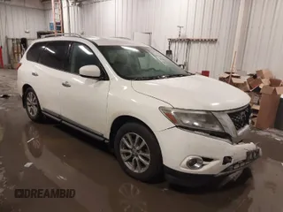 2015 Nissan Pathfinder SV with VIN 5N1AR2MM6FC707562, listed as a IAAI auction lot 41583888 with 145,000 mi miles and . Bid and sale history available at DreamBid. Image 1.
