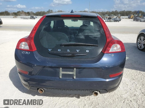 2013 Volvo C30 T5 z VIN YV1672MK9D2307541, wystawiony jako Copart lot #74385534 z przebiegiem 32 577 mil mil oraz Nie do naprawy • Non repairable. Historia ofert i sprzedaży dostępna na DreamBid. Obrazek 6.