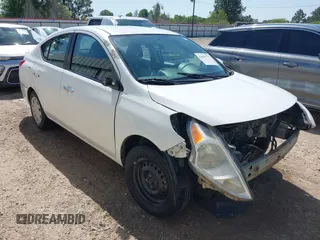 2017 Nissan Versa SV z VIN 3N1CN7AP6HL842992, wystawiony jako IAAI lot #42001775 z przebiegiem Nie podano mil oraz . Historia ofert i sprzedaży dostępna na DreamBid. Obrazek 1.