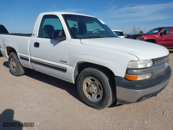2000 Chevrolet Silverado 1500 with VIN 1GCEC14V3YZ352005, listed as a IAAI auction lot 41741383 with 300,705 mi miles. Bid and sale history available at carsss.com. Image 1.