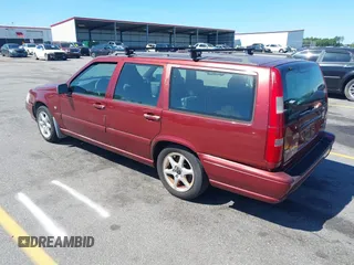 2000 Volvo V70 z VIN YV1LW61J8Y2644104, wystawiony jako IAAI lot #42307218 z przebiegiem 251 170 mil mil oraz . Historia ofert i sprzedaży dostępna na DreamBid. Obrazek 3.