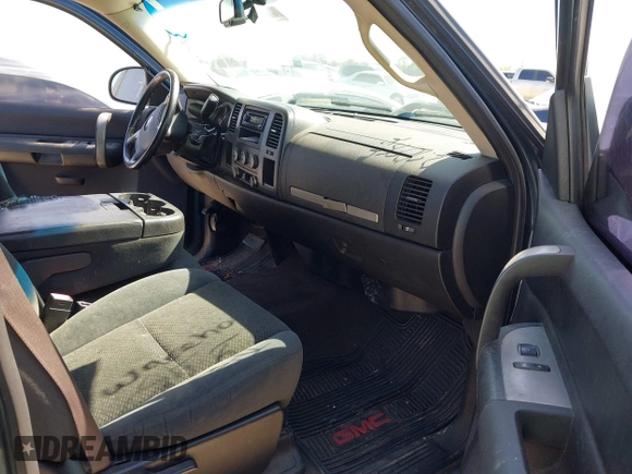 2008 GMC Sierra 1500 SLT z VIN 2GTEC13J281338944, wystawiony jako IAAI lot #41761417 z przebiegiem 211 486 mil mil oraz . Historia ofert i sprzedaży dostępna na DreamBid. Obrazek 5.