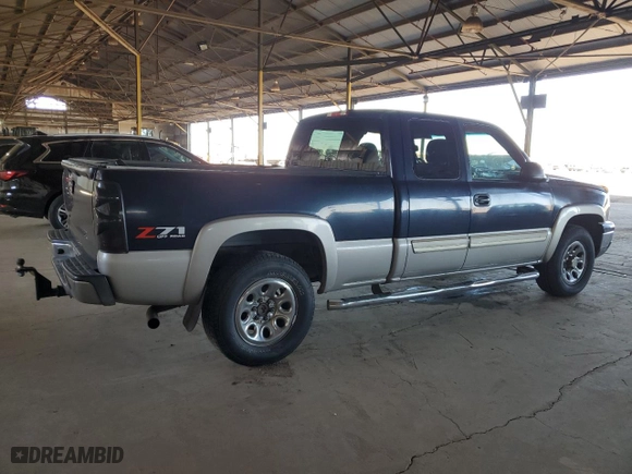 2006 Chevrolet Silverado 1500 LT2 with VIN 1GCEK19B46Z266751, listed as a Copart auction lot 50081755 with 260,634 mi miles and Salvage Title. Bid and sale history available at carsss.com. Image 3.