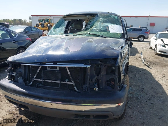 2006 Chevrolet Tahoe LT with VIN 1GNEK13T36J148231, listed as a IAAI auction lot 41917777 with 335,161 mi miles. Bid and sale history available at carsss.com. Image 6.