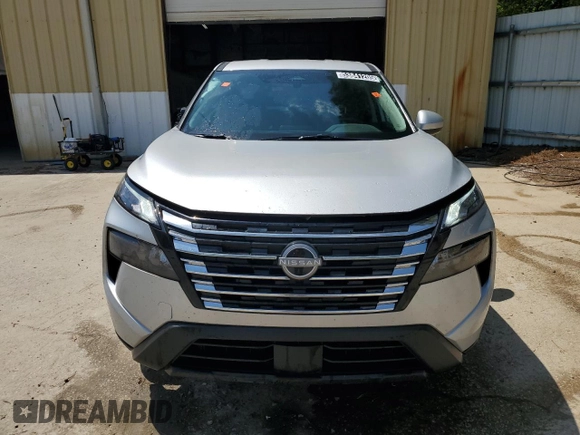 2025 Nissan Rogue SV with VIN 5N1BT3BA5SC813290, listed as a Copart auction lot 53841205 with 8,416 mi miles and Salvage Title. Bid and sale history available at DreamBid. Image 5.