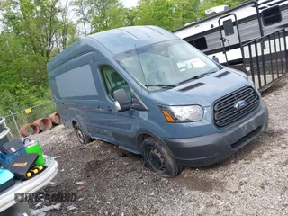 2019 Ford Transit z VIN 1FTYR3XM5KKB49658, wystawiony jako IAAI lot #42262878 z przebiegiem 74 645 mil mil oraz . Historia ofert i sprzedaży dostępna na DreamBid. Obrazek 1.