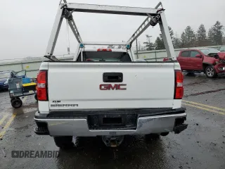 2018 GMC Sierra 2500HD z VIN 1GT12REG1JF126729, wystawiony jako Copart lot #84289454 z przebiegiem Nie podano mil oraz Szkoda całkowita • Salvage title. Historia ofert i sprzedaży dostępna na DreamBid. Obrazek 6.
