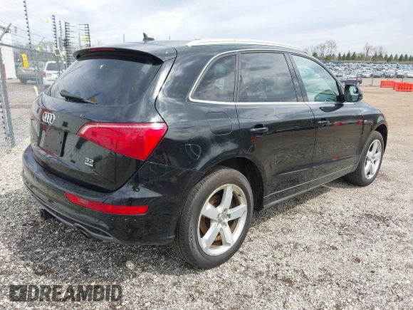 2012 Audi Q5 3.2L Premium Plus with VIN WA1DKAFP2CA040692, listed as a IAAI auction lot 42103532 with 177,382 mi miles. Bid and sale history available at carsss.com. Image 4.