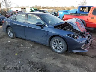 2019 Toyota Avalon Hybrid Limited with VIN 4T1B21FB7KU009366, listed as a Copart auction lot 46739045 with 70,832 mi miles and Salvage Title. Bid and sale history available at carsss.com. Image 4.