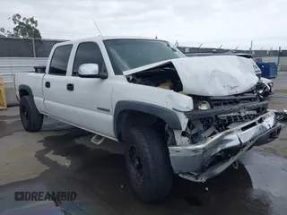 2002 Chevrolet Silverado 1500HD LS z VIN 1GCGK13U12F181722, wystawiony jako IAAI lot #42116947 z przebiegiem 212 627 mil mil oraz . Historia ofert i sprzedaży dostępna na DreamBid. Obrazek 1.