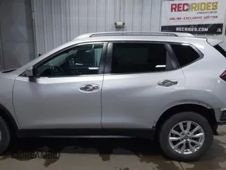 2018 Nissan Rogue SV z VIN 5N1AT2MV8JC709302, wystawiony jako IAAI lot #42063333 z przebiegiem 67 225 mil mil oraz . Historia ofert i sprzedaży dostępna na DreamBid. Obrazek 15.