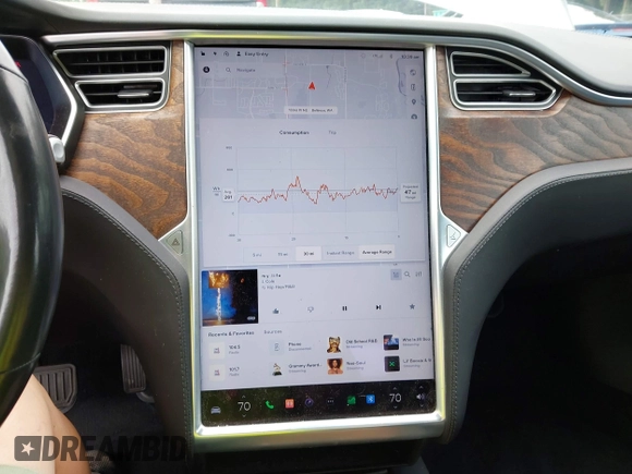 2017 Tesla Model S 60 z VIN 5YJSA1E11HF217633, wystawiony jako IAAI lot #42586913 z przebiegiem 152 987 mil mil oraz . Historia ofert i sprzedaży dostępna na DreamBid. Obrazek 17.