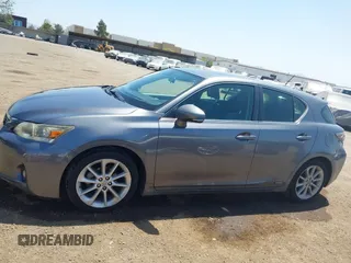 2013 Lexus CT 200h Hybrid with VIN JTHKD5BH6D2147686, listed as a IAAI auction lot 42117110 with 143,450 mi miles. Bid and sale history available at carsss.com. Image 14.
