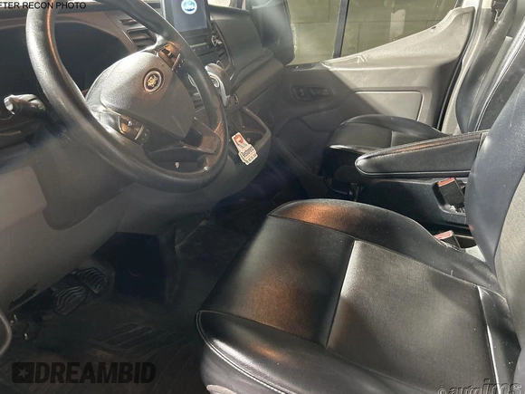 2020 Ford Transit Cargo z VIN 1FTBW3X87LKB80879, wystawiony jako IAAI lot #42546000 z przebiegiem 104 720 mil mil oraz . Historia ofert i sprzedaży dostępna na DreamBid. Obrazek 2.