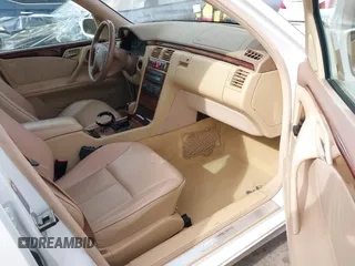 2001 Mercedes-Benz E-Class with VIN WDBJH65J31B364290, listed as a IAAI auction lot 41545677 with 162,040 mi miles. Bid and sale history available at carsss.com. Image 5.